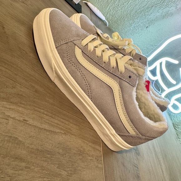Vans Women's Sneakers in Beige and Cream - Picture 3 of 5